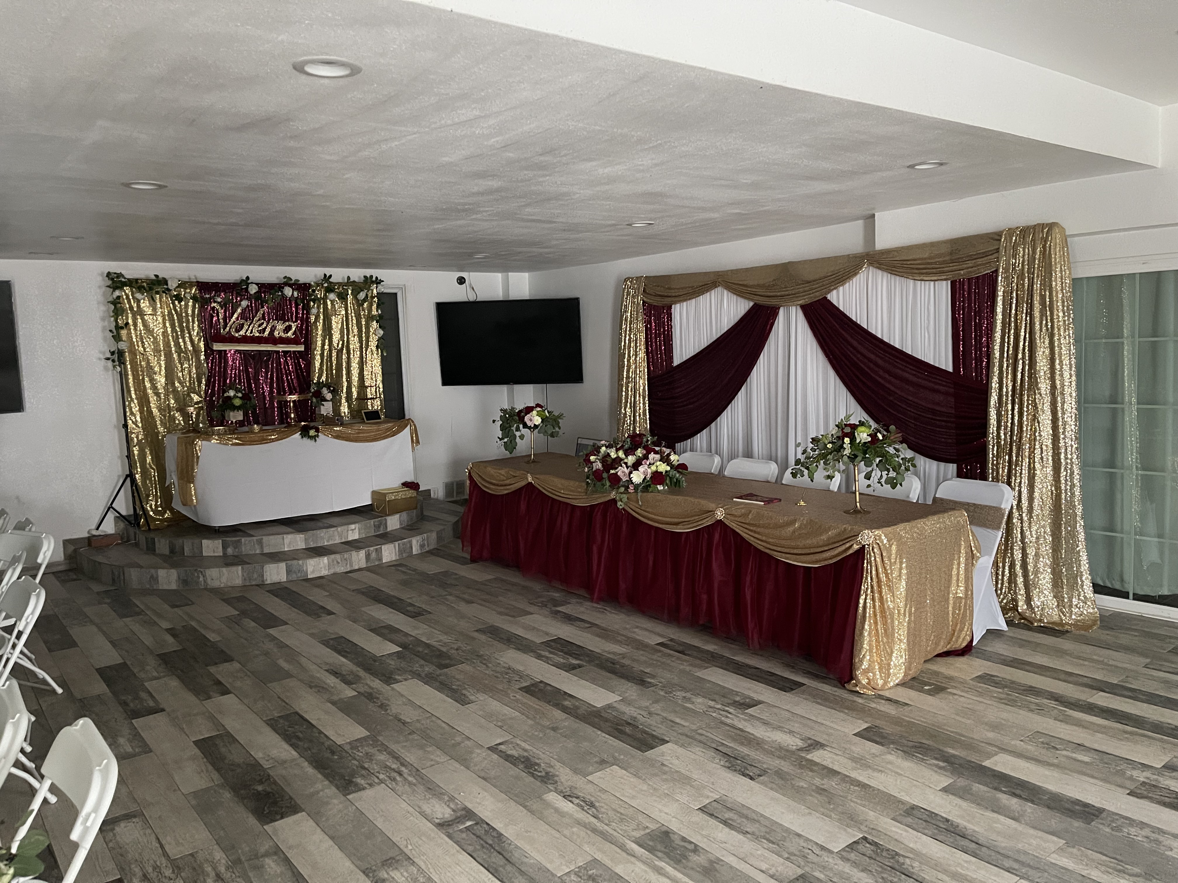 Salon de eventos decorado para quinceanera